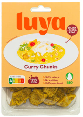 Luya Curry Chunks packaging on a white background.