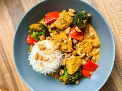 Rotes Curry mit Luya Curry Chunks